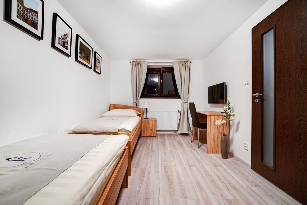 Penzion Kralovska Cesta Брно Номер фото